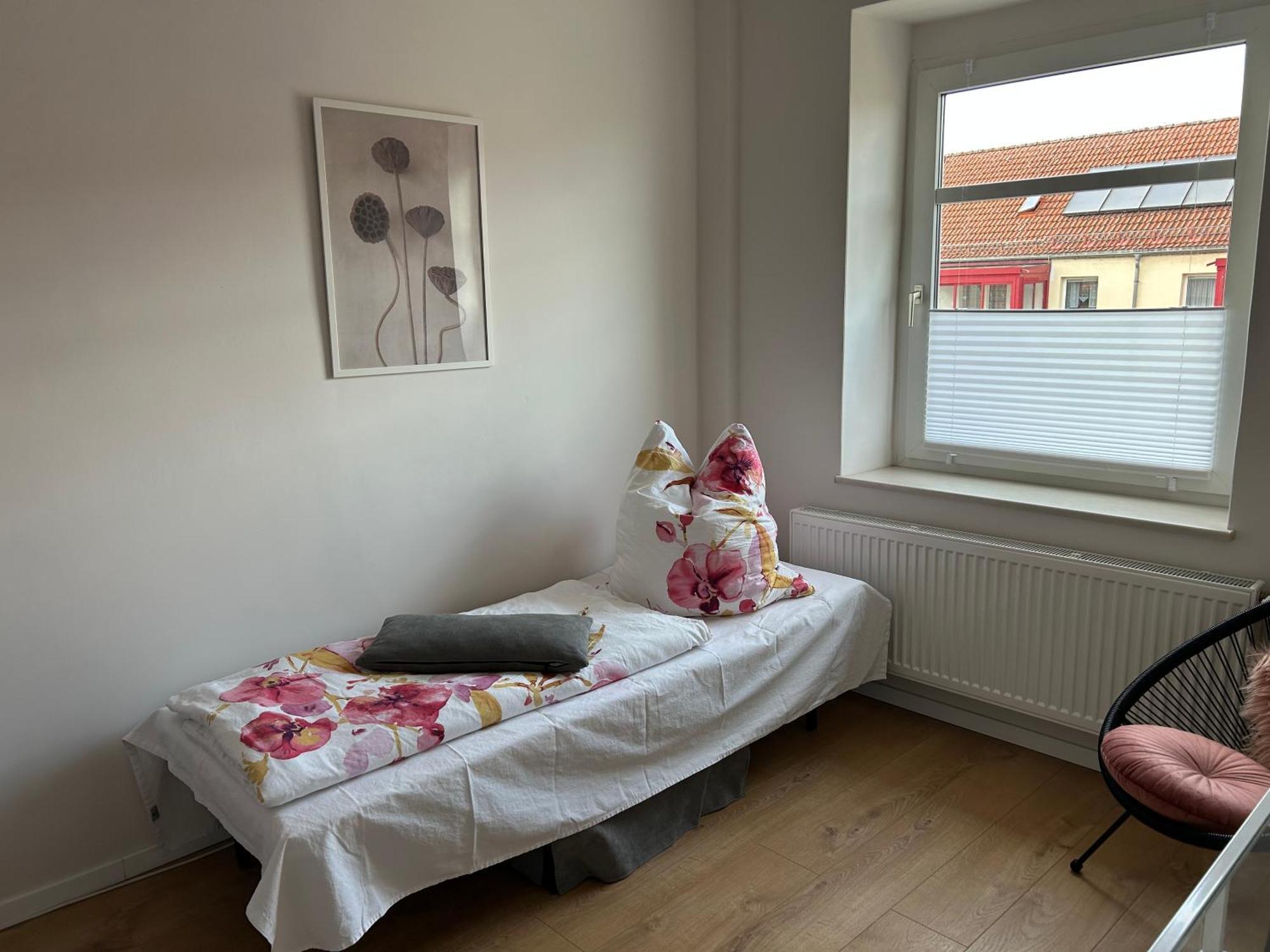 Schoene Neue 4 Zimmer Wohnung Mit Sued-Balkon Bis 8 Personen Νάουμπουργκ Εξωτερικό φωτογραφία